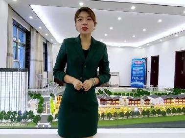  人潮中...